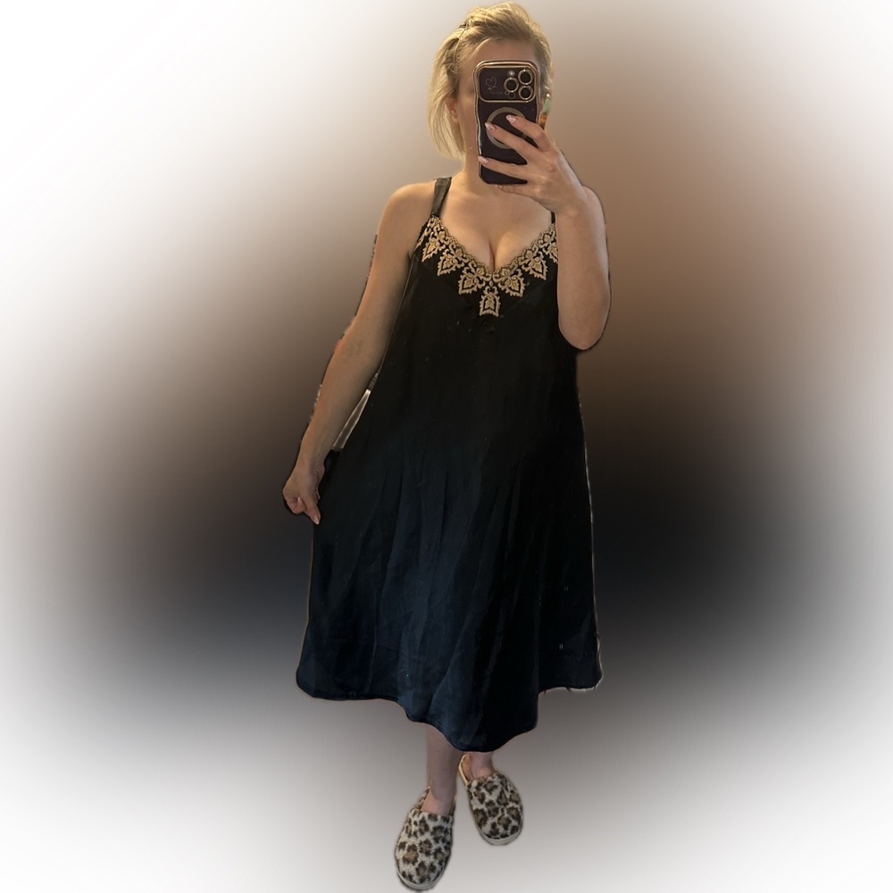 Vintage Y2K Era Secret Treasures Black Chemise with Gold Accents XL - Picture 8 of 8